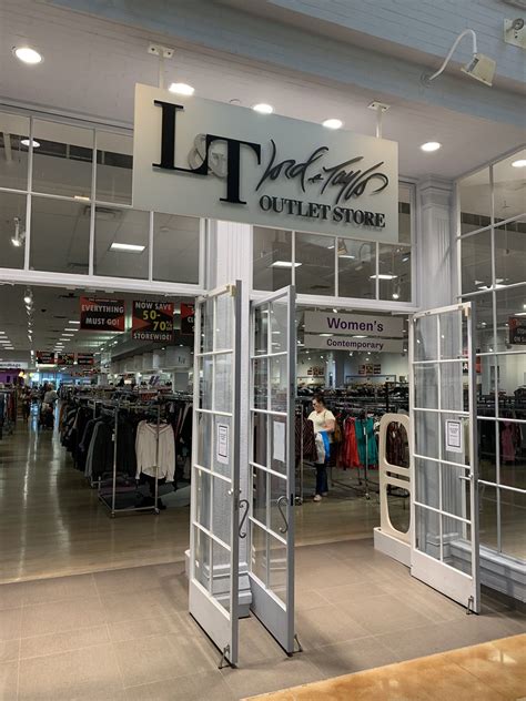 lord & taylor outlet.